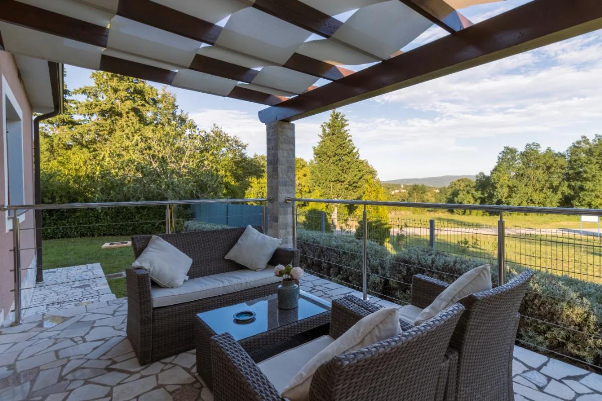 Unternehmen für Außen- und Gartenmöbel